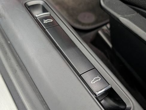 Used 2013 Porsche Boxster RWD image 26