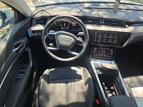 Used 2024 Audi Q8 e-tron Premium Plus w/ Premium Plus Package AWD/4WD image 7