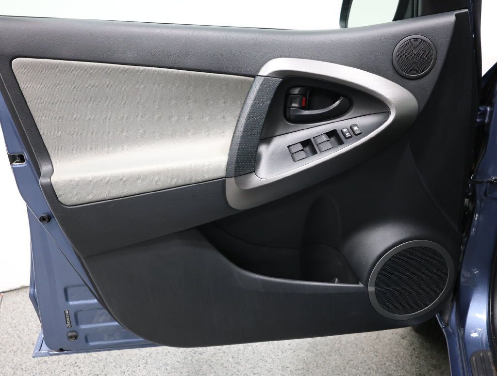 Used 2012 Toyota RAV4 FWD w/ Value Pkg image 12