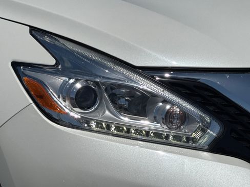Used 2017 Nissan Murano SV w/ Premium Plus Package FWD image 10