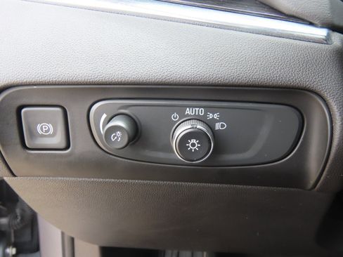 Used 2021 Buick Enclave Avenir w/ Avenir Technology Package FWD image 28