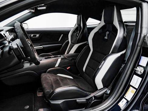 Used 2021 Ford Mustang Shelby GT500 w/ Carbon Fiber Track Pack image 41