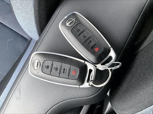 Used 2025 Nissan Versa SV w/ Trunk Package image 20