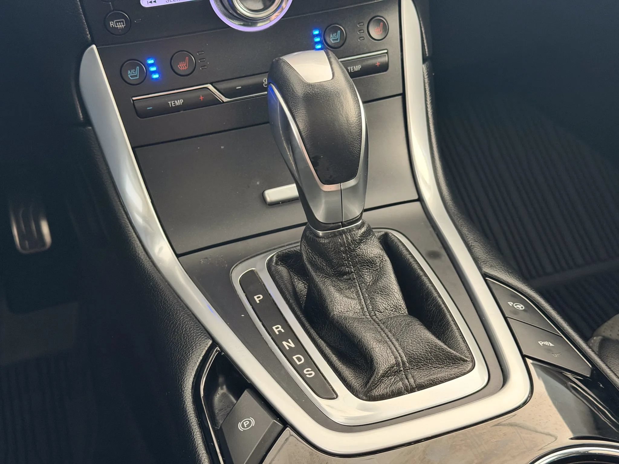 Used 2018 Ford Edge Sport w/ Equipment Group 401A AWD/4WD image 32