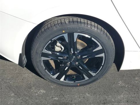 Used 2024 Kia K5 GT-Line w/ GT-Line Premium Package image 7