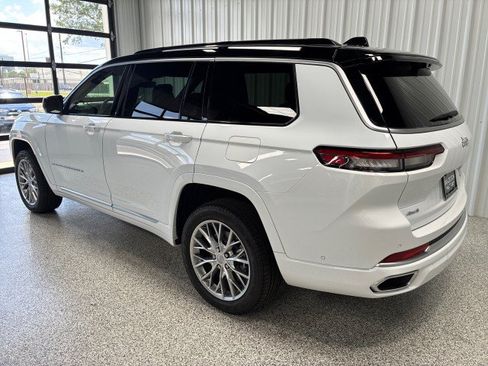 Used 2025 Jeep Grand Cherokee L Summit w/ Advanced Protech Group IV AWD/4WD image 2