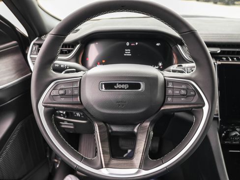 New 2025 Jeep Grand Cherokee L Limited w/ Black Appearance Package image 25