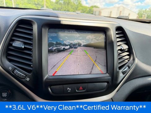 Used 2018 Jeep Cherokee Limited w/ Luxury Group AWD/4WD image 35