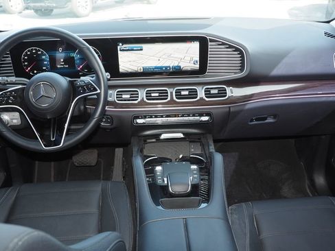 Used 2025 Mercedes-Benz GLE 350 4MATIC w/ AMG Line Exterior image 16