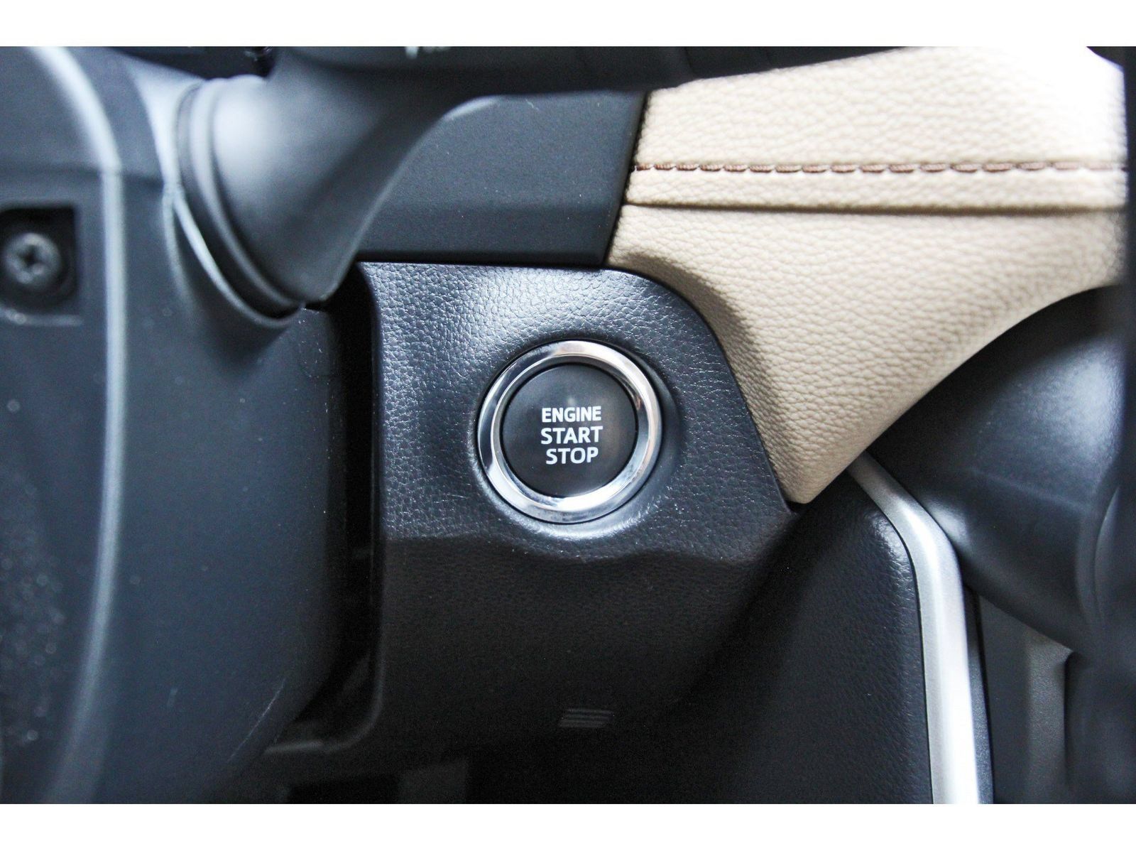 Used 2024 Toyota RAV4 XLE Premium FWD image 28