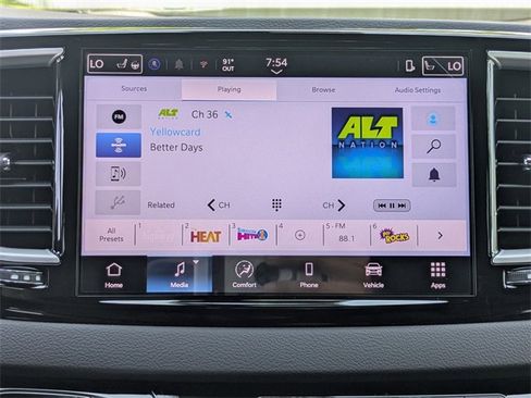 New 2025 Chrysler Voyager LX image 17