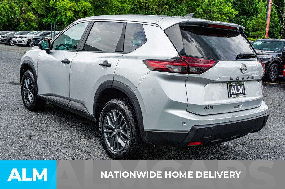 Used 2024 Nissan Rogue S FWD image 4