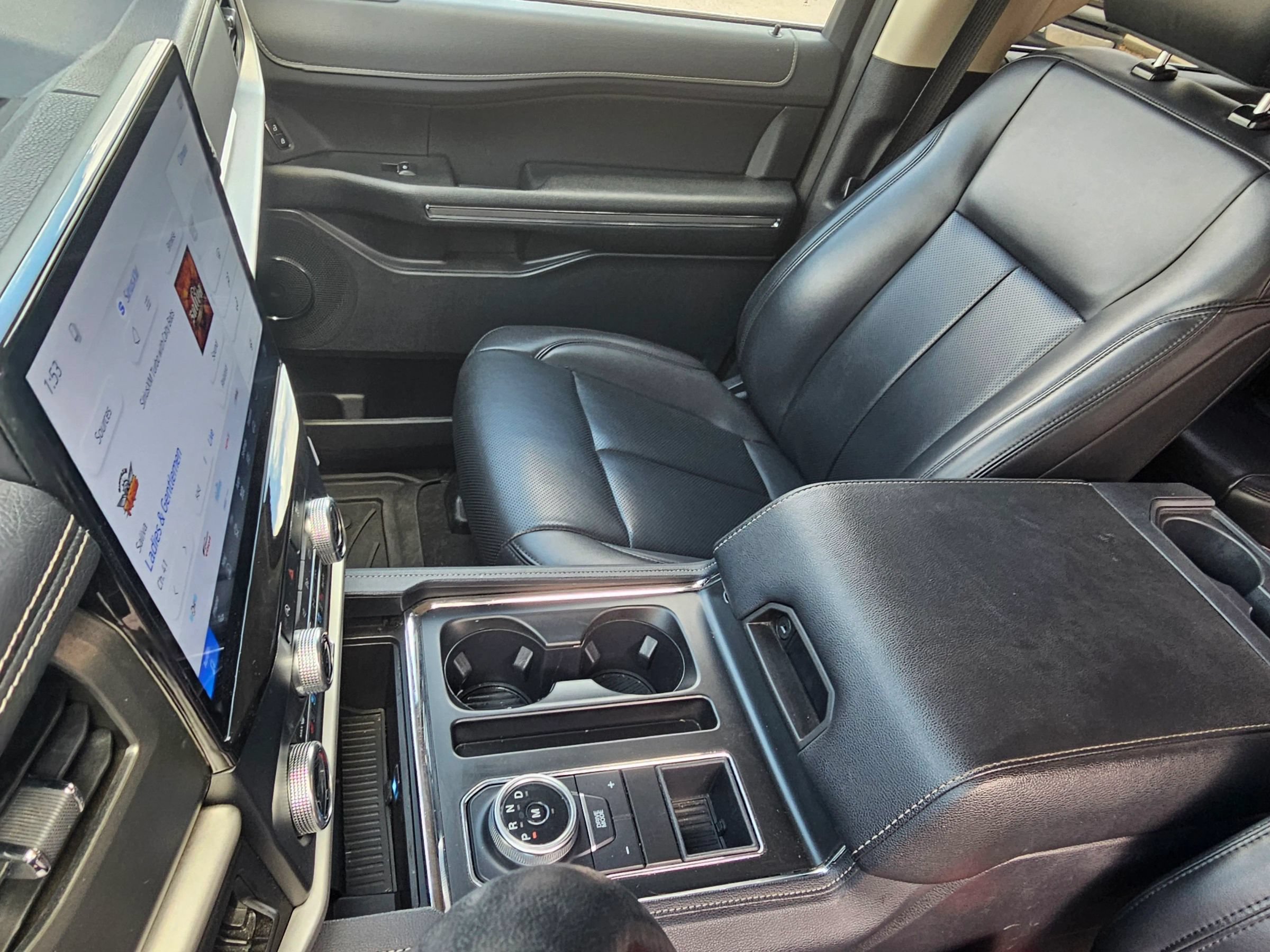 Used 2024 Ford Expedition XLT RWD image 14