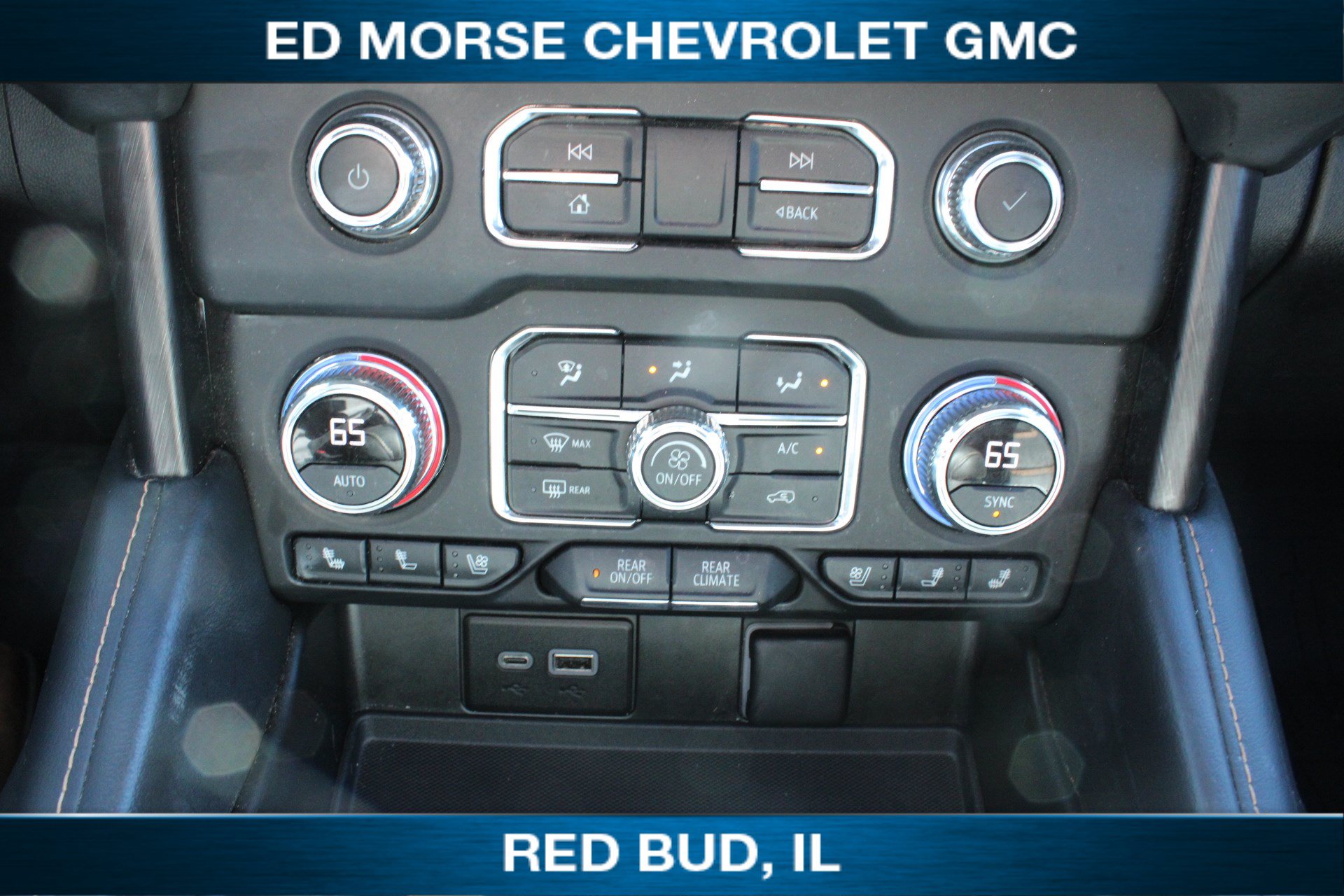 Used 2024 GMC Yukon AT4 AWD/4WD image 13
