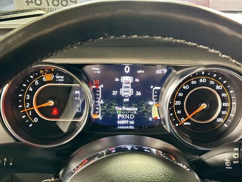 Used 2022 Jeep Wrangler Unlimited Sahara w/ Cold Weather Group image 14