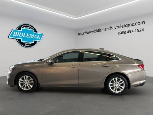 Used 2017 Chevrolet Malibu LT image 4