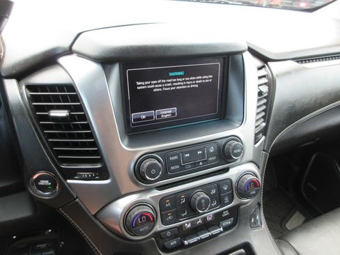 Used 2018 Chevrolet Suburban LT AWD/4WD image 34