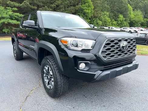 Used 2023 Toyota Tacoma TRD Off-Road w/ Technology Package AWD/4WD image 3