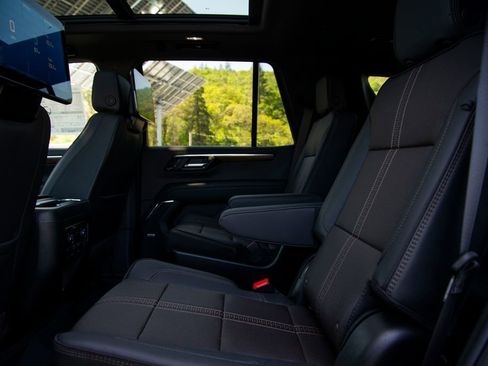 New 2026 Chevrolet Tahoe High Country AWD/4WD image 13