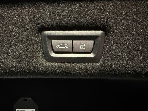 Used 2023 BMW 760i xDrive AWD/4WD image 30