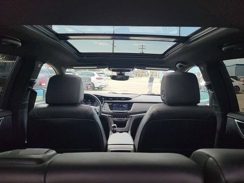 Used 2022 Cadillac XT5 Premium Luxury w/ Technology Package AWD/4WD image 18
