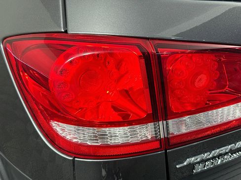 Used 2019 Dodge Journey SE w/ Blacktop Package FWD image 33