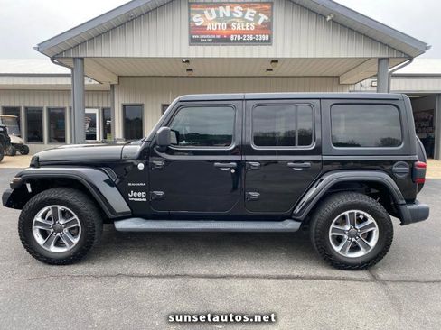 Used 2018 Jeep Wrangler Unlimited Sahara AWD/4WD image 1