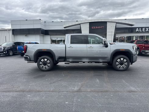 New 2026 GMC Sierra 2500 Denali w/ Denali Reserve Package AWD/4WD image 2