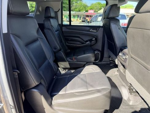 Used 2019 GMC Yukon XL SLT w/ Open Road Package AWD/4WD image 19