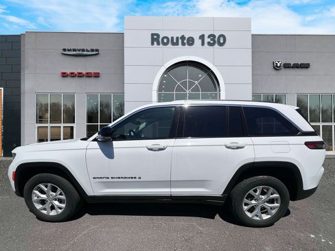 Used 2023 Jeep Grand Cherokee Limited AWD/4WD image 5