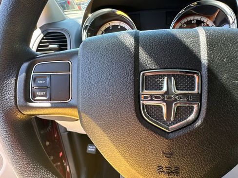 Used 2018 Dodge Grand Caravan SE FWD image 22