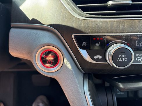 Used 2018 Honda Accord Touring image 6