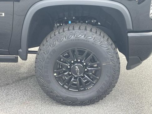 New 2026 Chevrolet Silverado 2500 ZR2 image 10