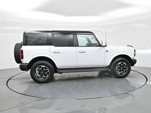 Used 2025 Ford Bronco Outer Banks image 5