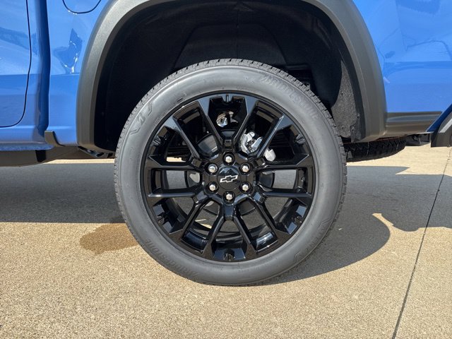 New 2026 Chevrolet Colorado Trail Boss w/ Off-Road Front Bumper Package AWD/4WD image 11