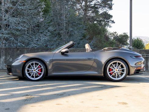 Used 2020 Porsche 911 Carrera S image 2