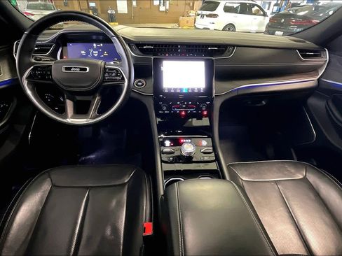 Used 2022 Jeep Grand Cherokee Overland image 15