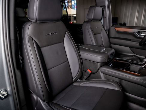 Used 2026 GMC Yukon XL Denali w/ Sun & Power Step Package AWD/4WD image 23