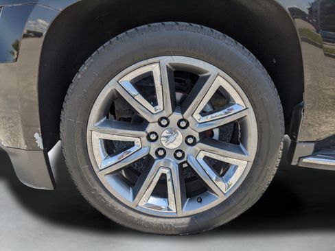 Used 2018 Chevrolet Suburban Premier AWD/4WD image 38