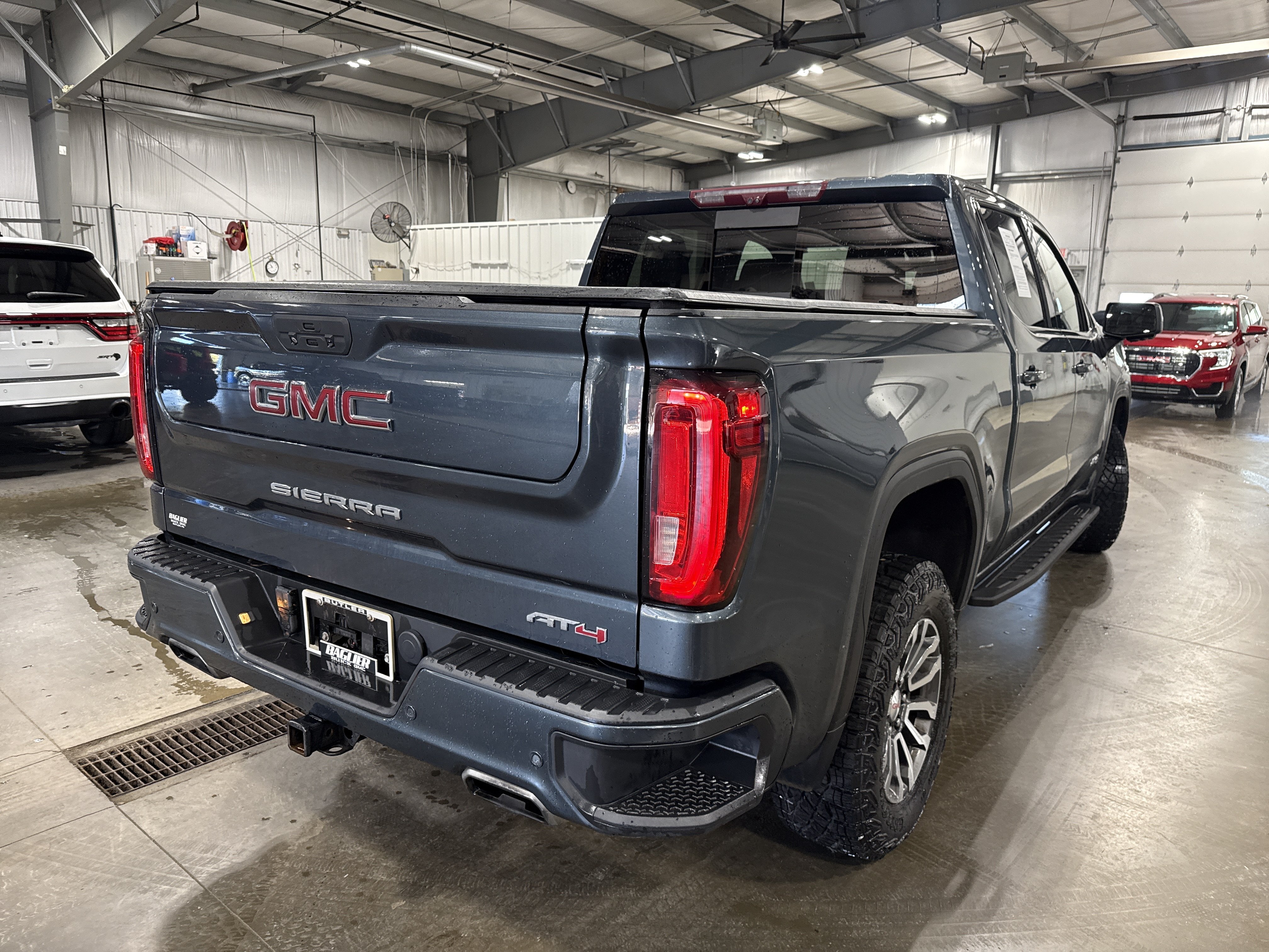 Used 2021 GMC Sierra 1500 AT4 w/ AT4 Premium Package AWD/4WD image 3