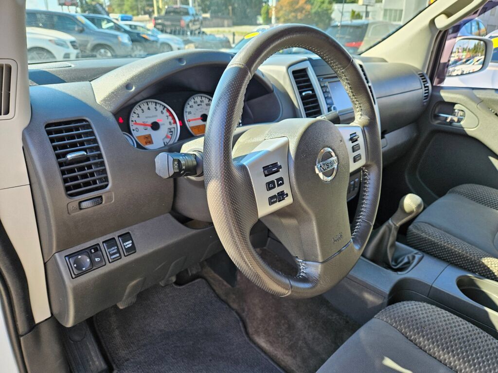 Used 2016 Nissan Frontier PRO-4X w/ Pro-4x Graphics Package AWD/4WD image 17