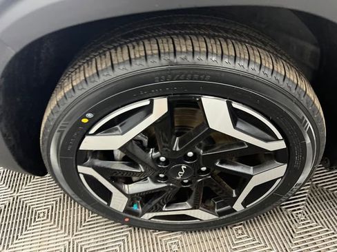 Certified 2024 Kia Seltos SX image 36