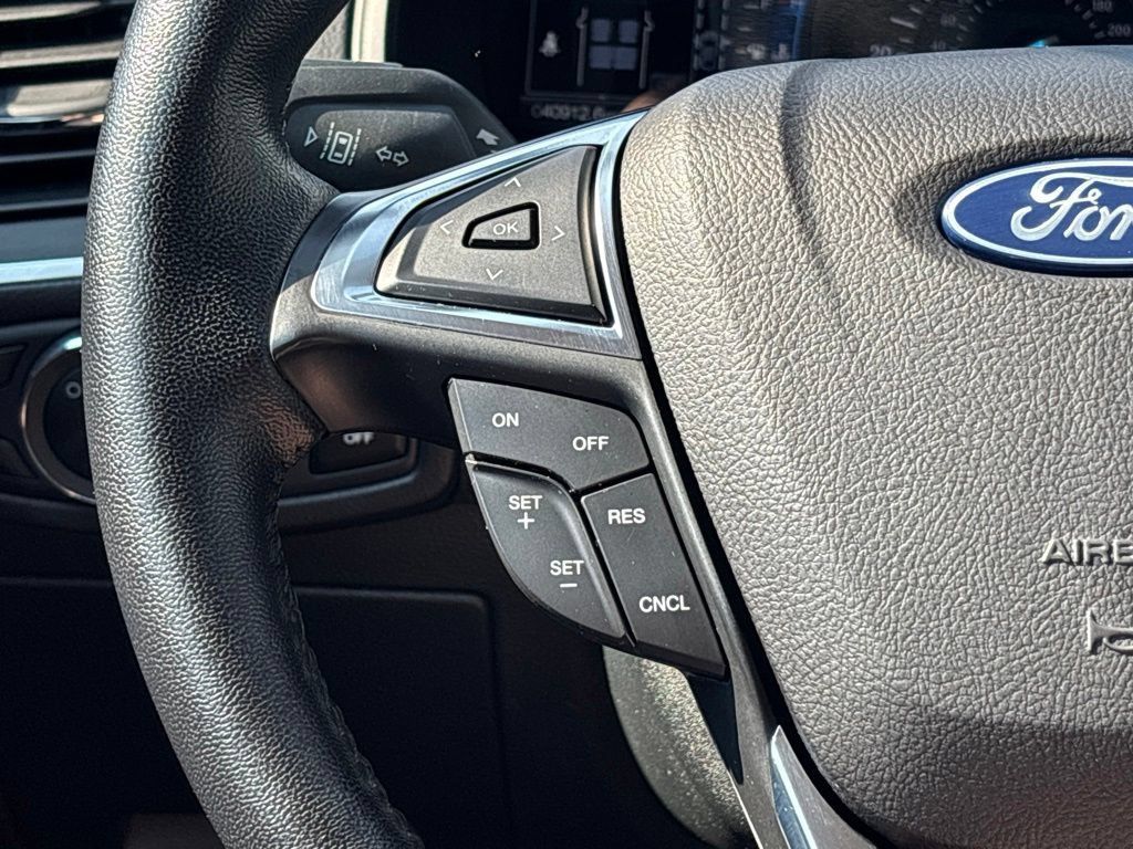 Used 2023 Ford Edge Titanium AWD/4WD image 25