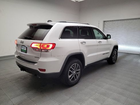 Used 2017 Jeep Grand Cherokee Limited w/ Luxury Group II image 9