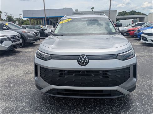 Used 2026 Volkswagen Tiguan SE FWD image 9