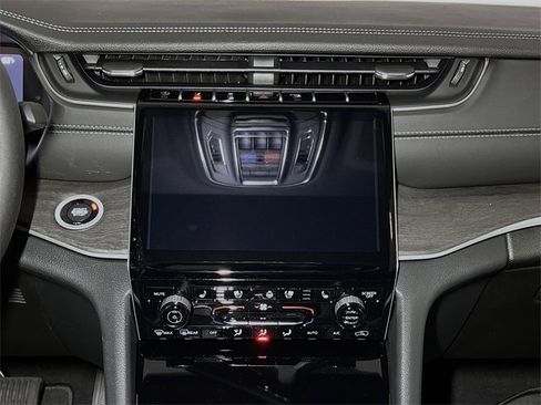 New 2025 Jeep Grand Cherokee L Limited w/ Luxury Tech Group II image 9