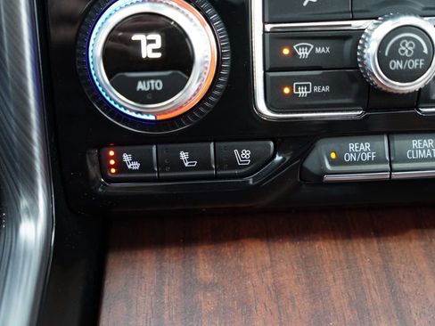 Certified 2024 GMC Yukon Denali Ultimate image 34