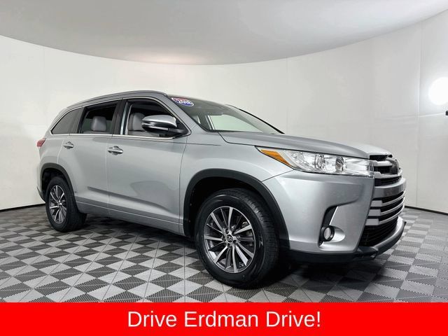 Used 2018 Toyota Highlander XLE FWD image 1