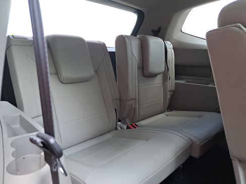 Certified 2023 Volkswagen Atlas SE w/ Panoramic Sunroof Package FWD image 12