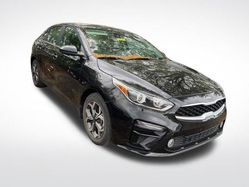 Certified 2021 Kia Forte LXS image 2
